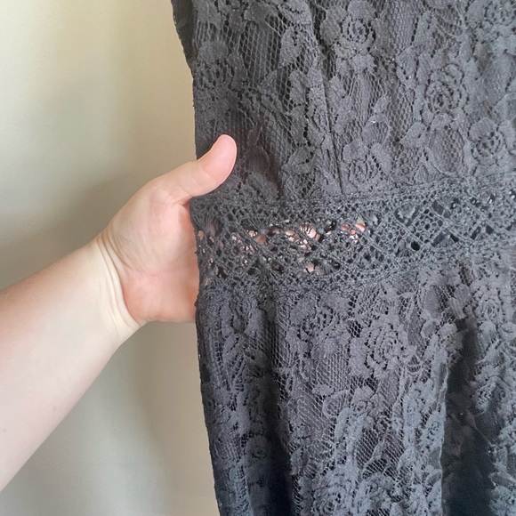 Black Lace Skater Dress - Picture 3 of 6